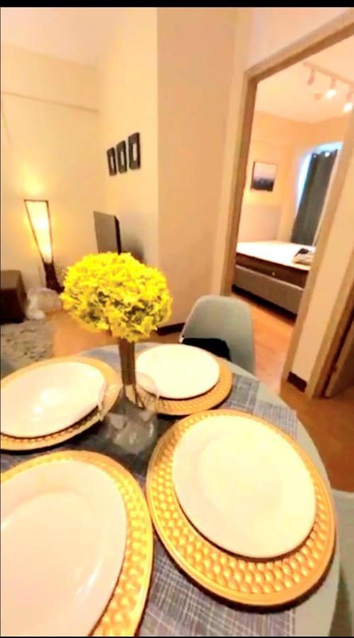 The Lancris Residences, 2 Bedrooms, 1 Bathroom, Living-Room, Kitchen & Pool Is Free Paranaque City Exterior foto